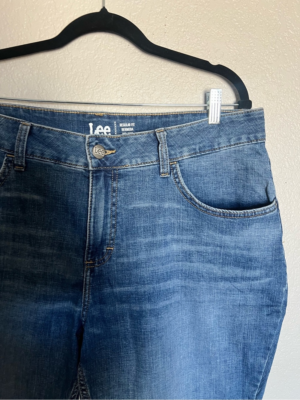 Lee Regular Fit Bermuda Shorts 18W Medium Wash Mid Rise Denim Shorts Plus Size - Picture 2 of 4